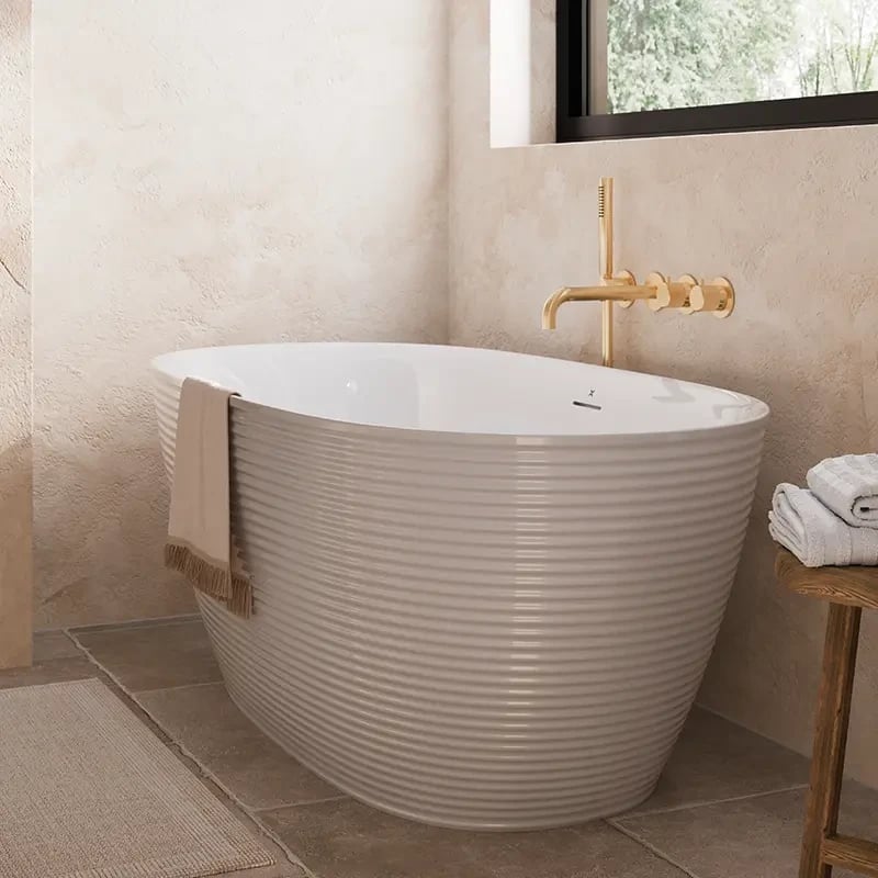 Freestanding bath